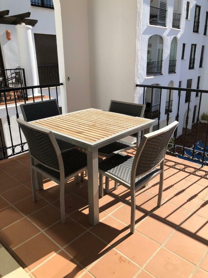 Puerto De La Duquesa Sea View Apartment Manilva Bagian luar foto